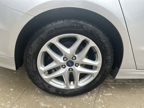 Used 2013 Ford Fusion SE FWD image 18