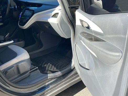 Used 2021 Chevrolet Bolt LT image 29