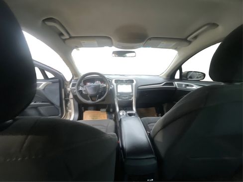 Used 2018 Ford Fusion SE w/ Fusion SE Technology Package image 28