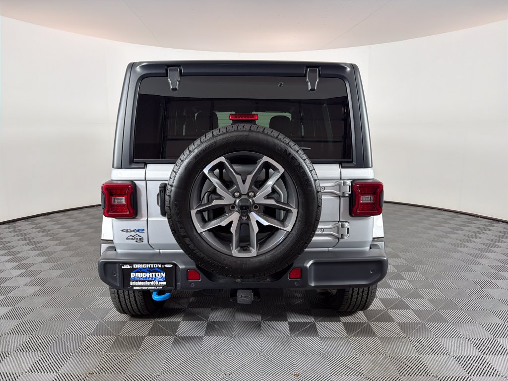 Used 2024 Jeep Wrangler Unlimited w/ Convenience Group AWD/4WD image 4