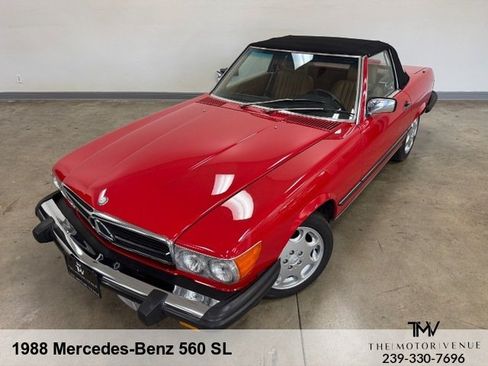 Used 1988 Mercedes-Benz 560 SL image 3