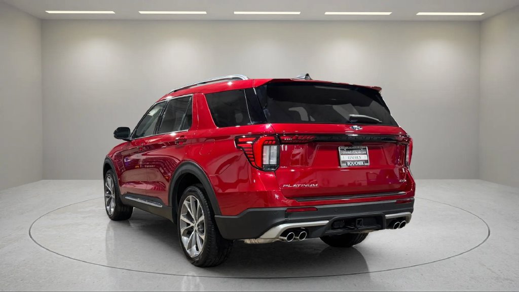 Used 2025 Ford Explorer Platinum w/ Ultimate Package AWD/4WD image 16