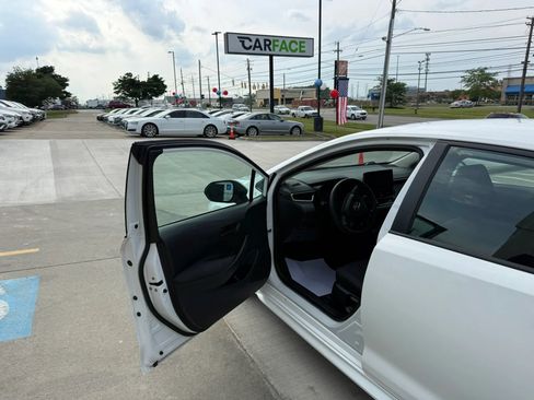 Used 2023 Toyota Corolla LE FWD image 17