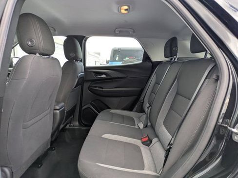 Used 2021 Chevrolet TrailBlazer LS FWD image 13