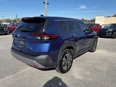 Used 2023 Nissan Rogue SV image 6