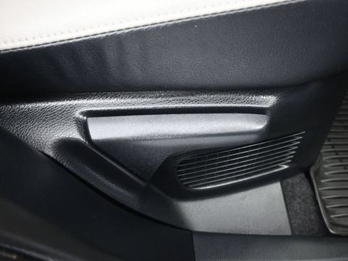 Used 2018 Toyota RAV4 Limited AWD/4WD image 40