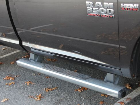 Used 2017 RAM 3500 Tradesman w/ Chrome Appearance Group image 30