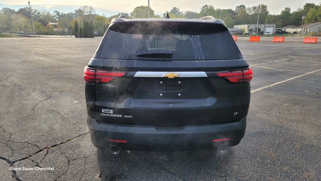 Used 2023 Chevrolet Traverse LT w/ LPO, Cargo Package AWD/4WD image 10