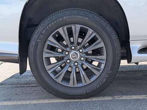 Used 2023 Lexus GX 460 Premium w/ Accessory Package AWD/4WD image 12