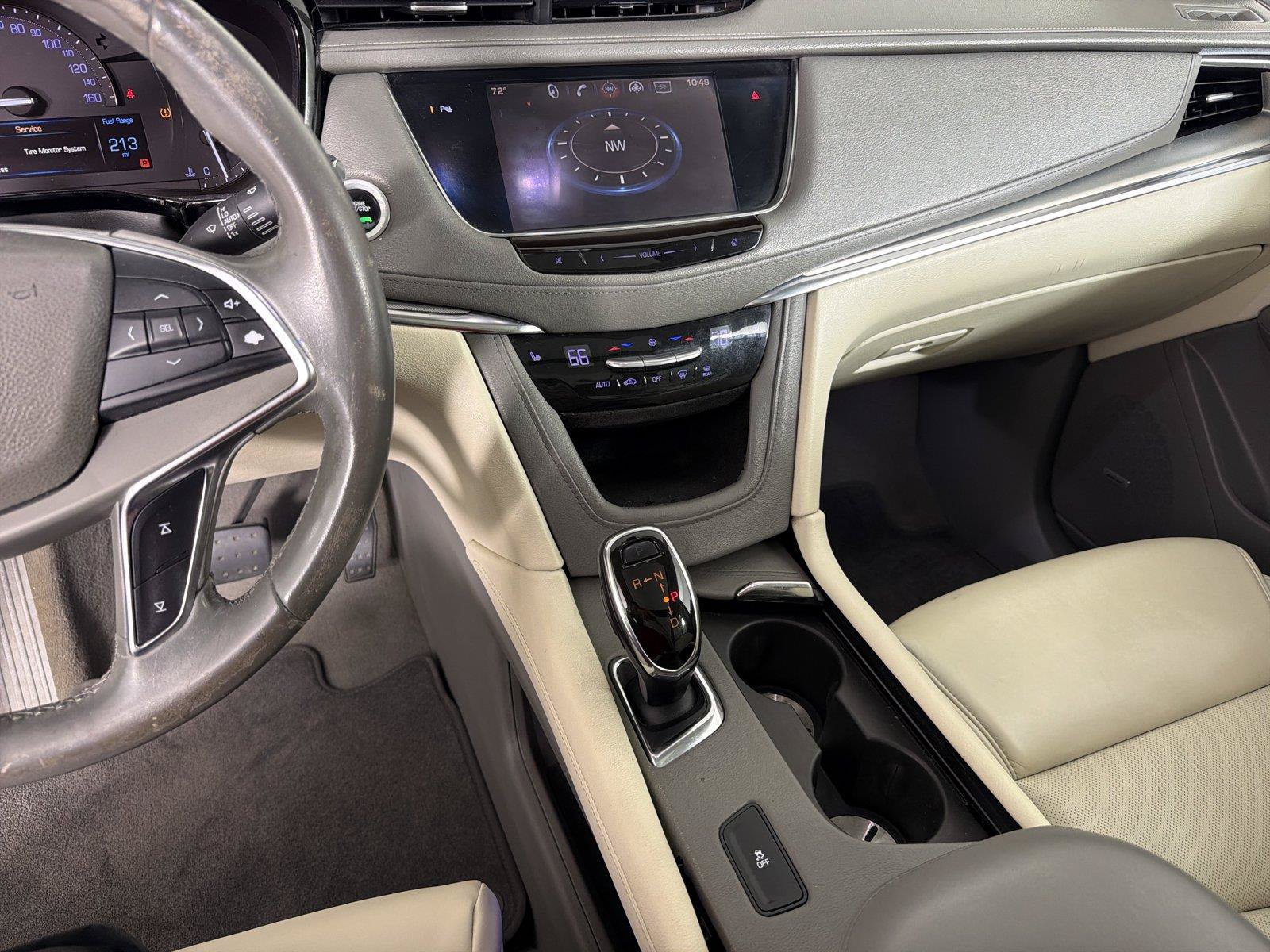 Used 2017 Cadillac XT5 Luxury FWD image 26