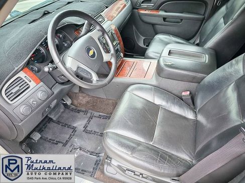 Used 2010 Chevrolet Suburban LTZ image 10