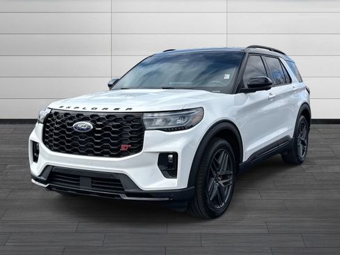 Used 2025 Ford Explorer ST image 8