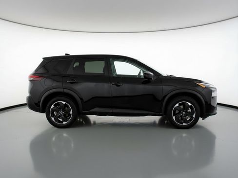 Used 2025 Nissan Rogue SV image 11
