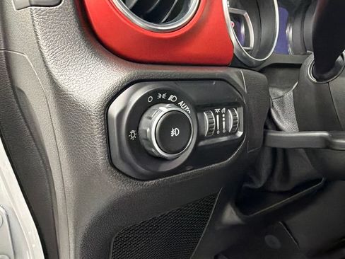 Used 2021 Jeep Wrangler Rubicon AWD/4WD image 13
