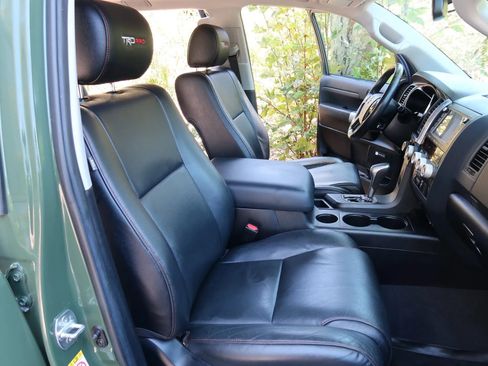Used 2020 Toyota Sequoia TRD Pro AWD/4WD image 37