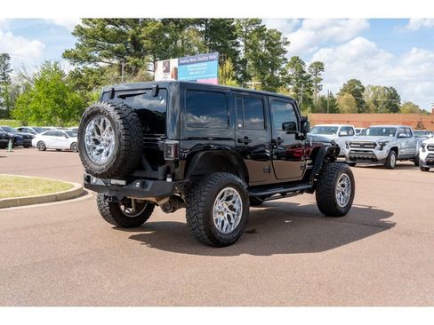 Used 2014 Jeep Wrangler Unlimited Sahara w/ Max Tow Package image 5