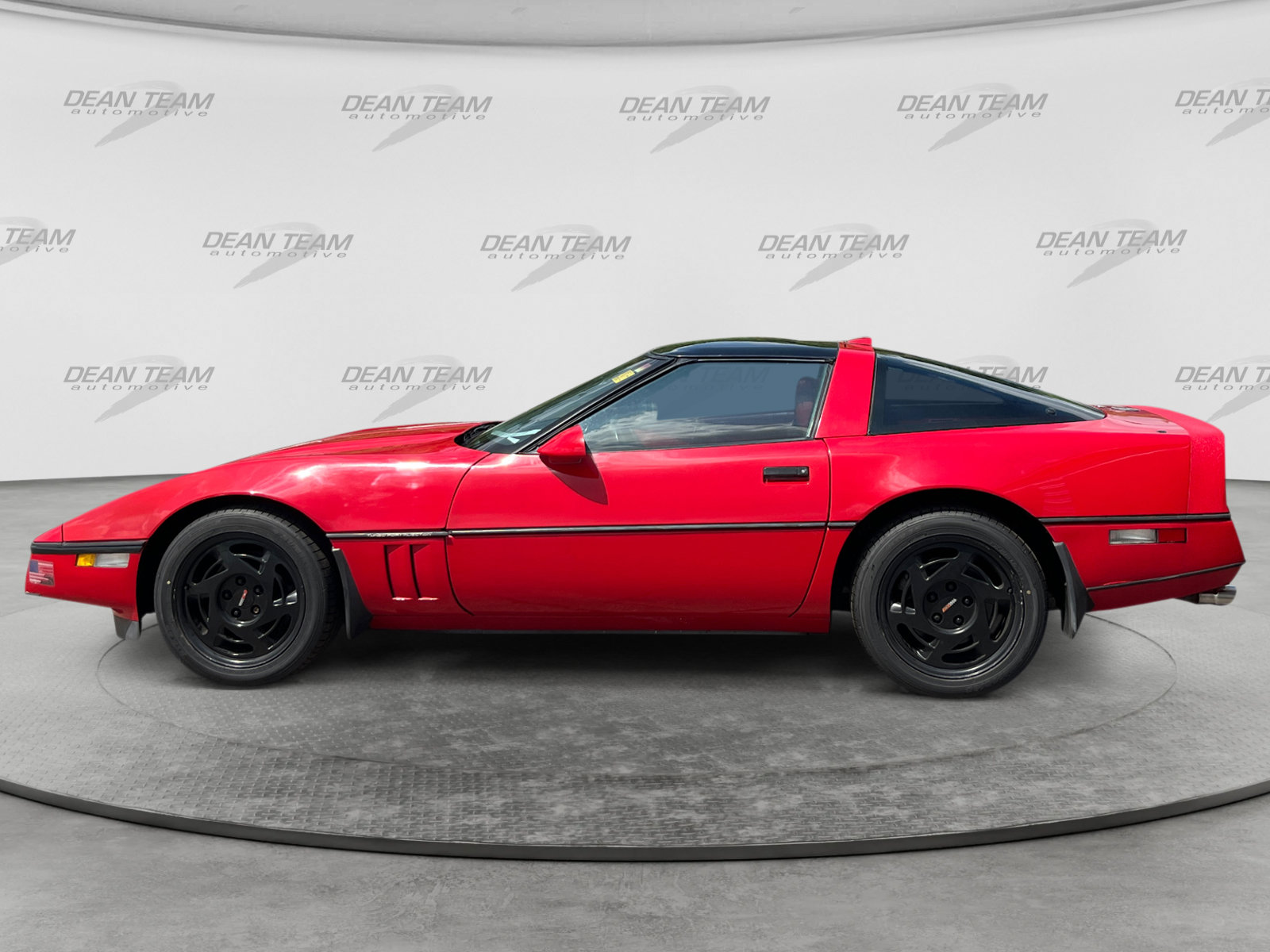 Used 1990 Chevrolet Corvette Coupe RWD image 4