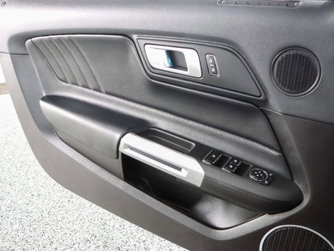Used 2022 Ford Mustang Premium RWD image 21