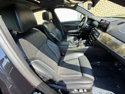 Used 2019 BMW M550i xDrive w/ Dynamic Handling Package AWD/4WD image 30