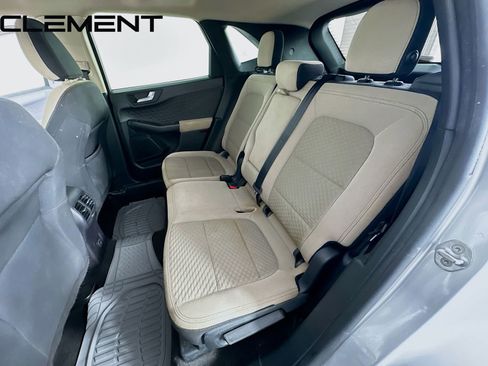 Used 2020 Ford Escape SE image 32