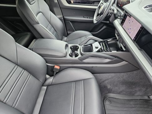 Certified 2026 Porsche Cayenne Coupe AWD/4WD image 15
