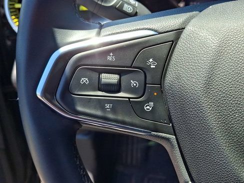 Used 2025 Chevrolet Trax LT w/ Driver Confidence Package FWD image 21