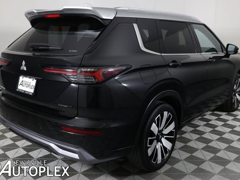 Used 2025 Mitsubishi Outlander AWD image 5