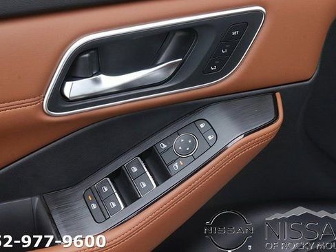 New 2026 Nissan Rogue Platinum w/ Platinum Premium Package AWD/4WD image 11