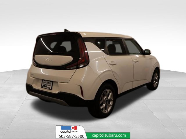 Used 2023 Kia Soul LX w/ LX Technology Package FWD image 2