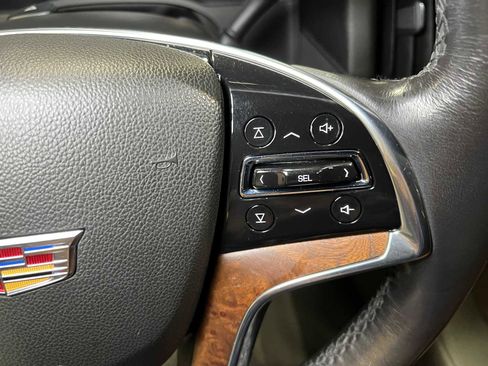 Used 2019 Cadillac Escalade Premium Luxury image 27