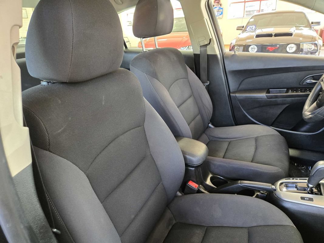 Used 2016 Chevrolet Cruze LT FWD image 21