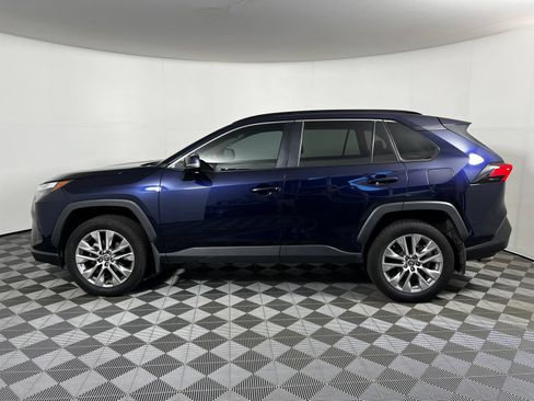 Used 2025 Toyota RAV4 XLE Premium w/ Weather Package AWD/4WD image 8