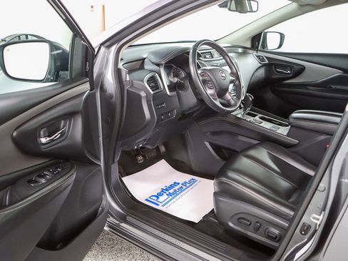 Used 2023 Nissan Murano SV FWD image 3