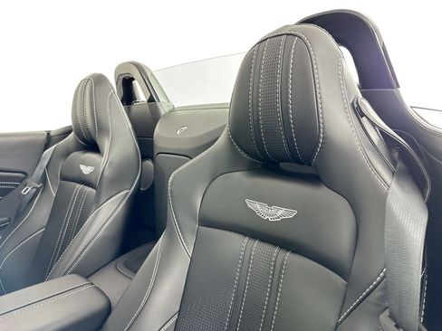 Used 2021 Aston Martin V8 Vantage Roadster RWD image 5