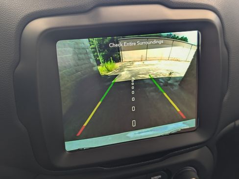 Used 2023 Jeep Renegade Altitude AWD/4WD image 27