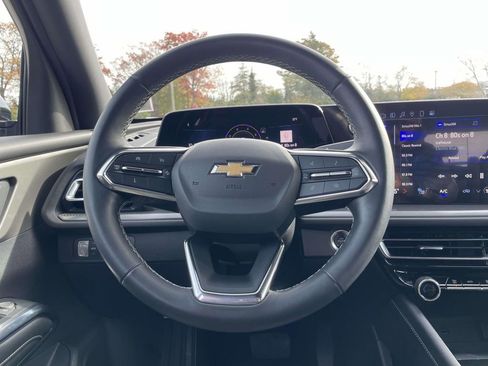 Used 2024 Chevrolet Traverse LT image 20