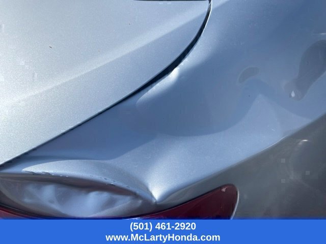 Used 2017 Chevrolet Malibu LT w/ Leather Package FWD image 9