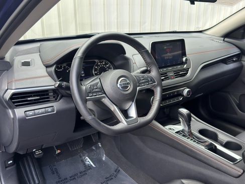 Used 2022 Nissan Altima 2.5 SR FWD image 12