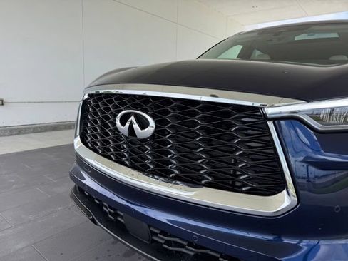 Used 2023 INFINITI QX60 Luxe w/ Vision Package AWD/4WD image 2