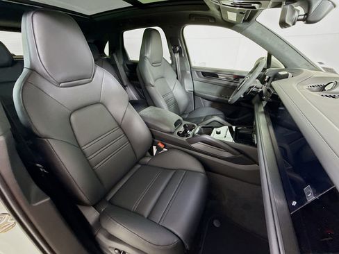 Certified 2026 Porsche Cayenne GTS image 22