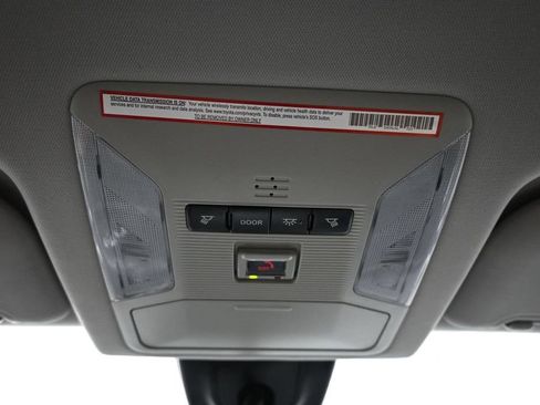 Used 2021 Toyota RAV4 LE AWD/4WD image 17