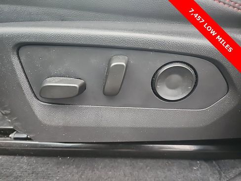 Used 2024 Chevrolet Colorado Z71 w/ Z71 Convenience Package 2 image 18