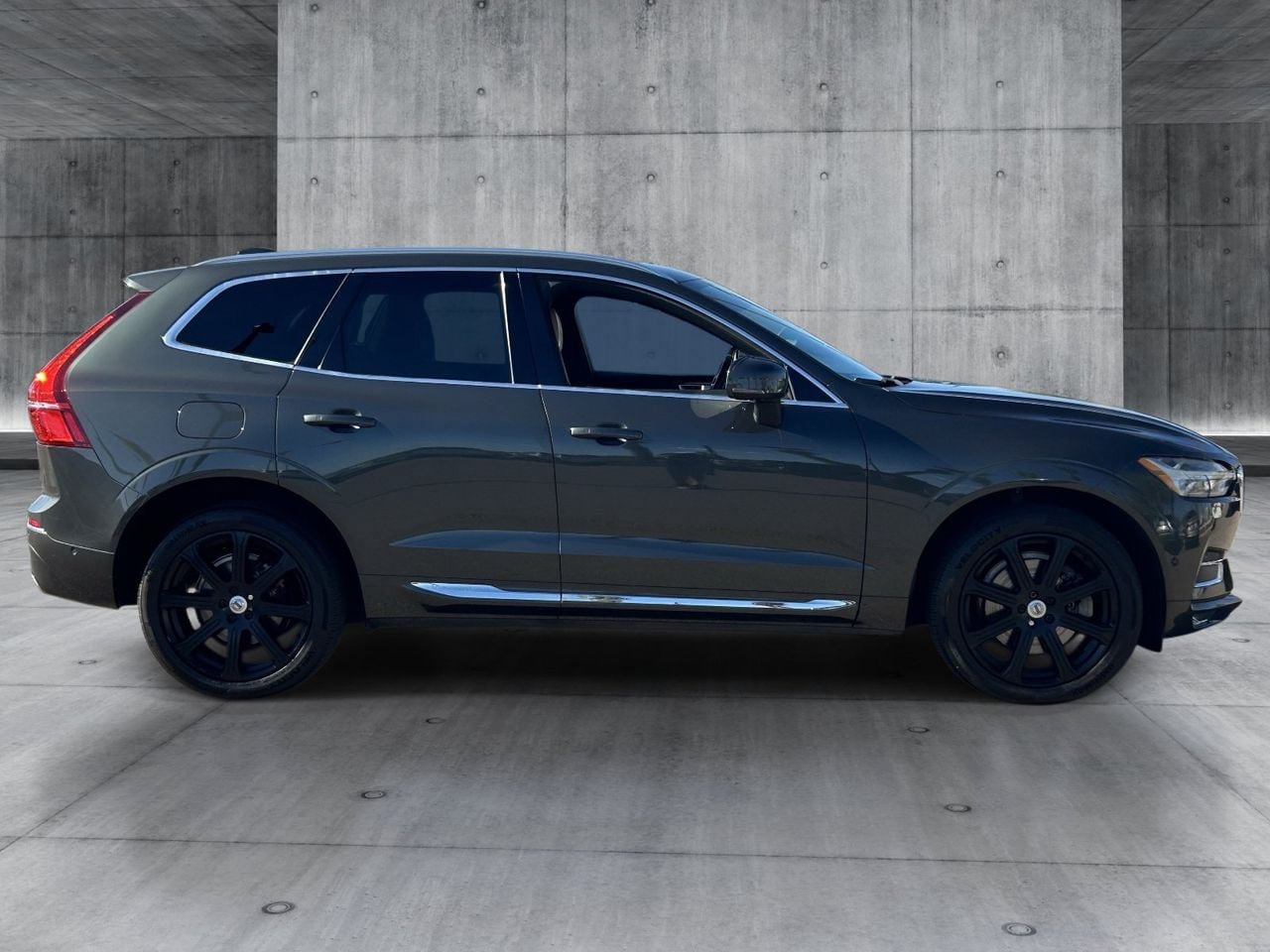 Used 2018 Volvo XC60 T6 Inscription w/ Luxury Seat Package AWD/4WD image 6