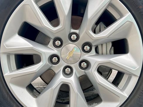 Used 2020 Chevrolet Silverado 1500 Custom w/ Custom Value Package image 13