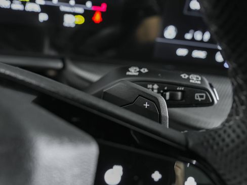 Used 2025 Audi SQ5 Premium Plus image 37