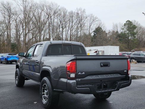Used 2019 Toyota Tacoma SR image 3