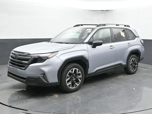 Used 2025 Subaru Forester Premium AWD/4WD image 6