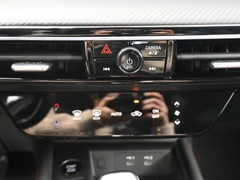 Used 2025 Nissan Kicks SR FWD image 25