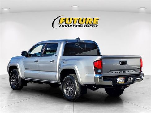Used 2020 Toyota Tacoma V6 image 6