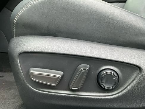 Used 2021 Toyota RAV4 XLE Premium image 26